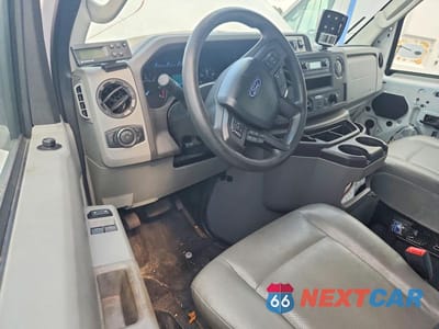 Zdjęcie 8 z 12 samochodu: 2023 FORD ECONOLINE E350 SUPER DUTY CUTAWAY VAN VIN:1FDWE3FK4PDD24976 - miniatura