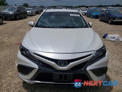 Piąte zdjęcie samochodu w środku: 2024 TOYOTA CAMRY XSE VIN:4T1K61AK7RU918083 - miniatura