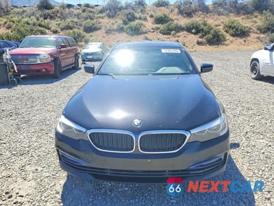 Piąte zdjęcie samochodu w środku: 2018 BMW 530XE VIN:WBAJB1C52JG624111 - miniatura