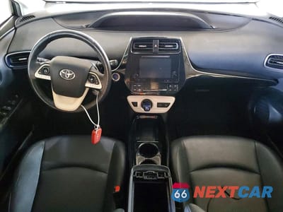 Zdjęcie 8 z 12 samochodu: 2017 TOYOTA PRIUS THREE TOURING VIN:JTDKARFU6H3045555 - miniatura
