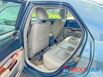 Zdjęcie 14 z 14 samochodu: 2006 CHRYSLER 300 C VIN:2C3KA63H26H117663 - miniatura