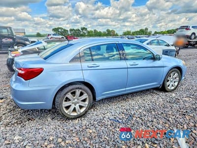 Trzecie zdjęcie samochodu z tyłu: 2013 CHRYSLER 200 TOURING VIN:1C3CCBBBXDN596021 - miniatura