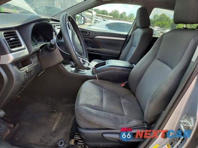 Zdjęcie 7 z 13 samochodu: 2014 TOYOTA HIGHLANDER LE VIN:5TDZKRFH1ES014934 - miniatura