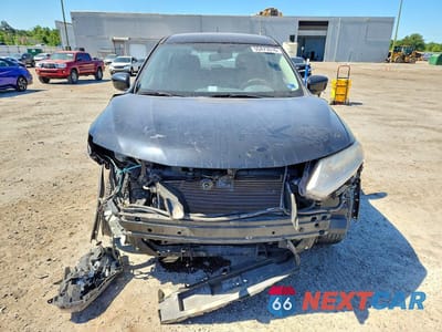 Piąte zdjęcie samochodu w środku: 2016 NISSAN ROGUE S VIN:KNMAT2MT0GP621624 - miniatura