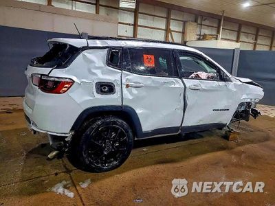 Trzecie zdjęcie samochodu z tyłu: 2025 JEEP COMPASS LATITUDE VIN:3C4NJDBN7ST617713 - miniatura