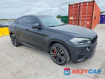 Czwarte zdjęcie samochodu z boku: 2017 BMW X6 M VIN:5YMKW8C34H0U72135 - miniatura