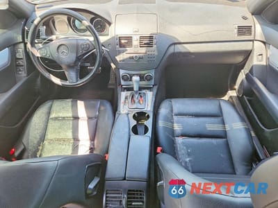Zdjęcie 8 z 12 samochodu: 2010 MERCEDES-BENZ C 300 4MATIC VIN:WDDGF8BB6AF502316 - miniatura