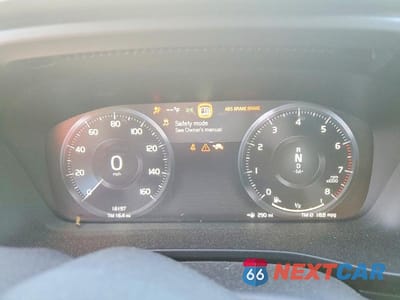 Zdjęcie 9 z 13 samochodu: 2021 VOLVO XC40 T5 R-DESIGN VIN:YV4162UM5M2612682 - miniatura