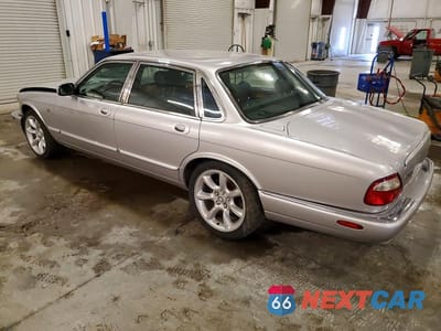 Drugie zdjęcie samochodu z przodu: 2000 JAGUAR XJR VIN:SAJDA15B8YMF03038 - miniatura