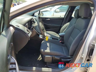 Zdjęcie 7 z 12 samochodu: 2019 CHEVROLET CRUZE LT VIN:1G1BE5SM3K7100877 - miniatura