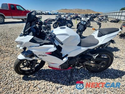 Trzecie zdjęcie samochodu z tyłu: 2021 KAWASAKI EX400 VIN:JKAEXKG1XMDAD3350 - miniatura