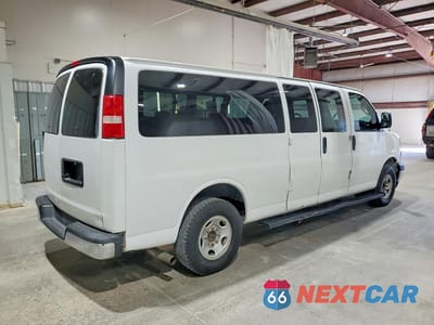 Trzecie zdjęcie samochodu z tyłu: 2017 CHEVROLET EXPRESS G3500 LT VIN:1GAZGPFG9H1138764 - miniatura