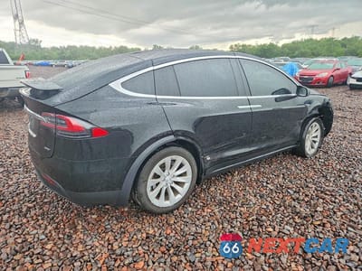 Trzecie zdjęcie samochodu z tyłu: 2016 TESLA MODEL X VIN:5YJXCBE23GF006981 - miniatura