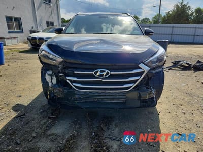 Piąte zdjęcie samochodu w środku: 2017 HYUNDAI TUCSON SE PLUS VIN:KM8J33A47HU508173 - miniatura