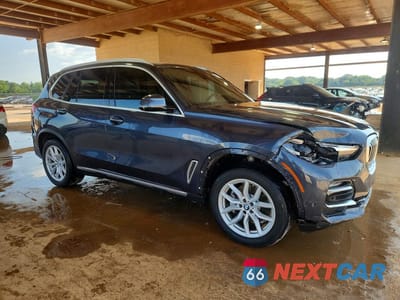Czwarte zdjęcie samochodu z boku: 2020 BMW X5 SDRIVE 40I VIN:5UXCR4C07L9B09188 - miniatura