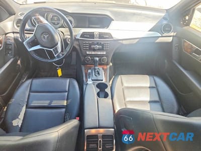 Zdjęcie 8 z 13 samochodu: 2013 MERCEDES-BENZ C 300 4MATIC VIN:WDDGF8ABXDR248582 - miniatura