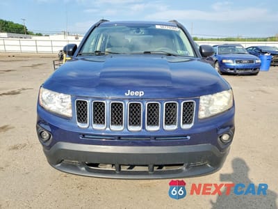 Piąte zdjęcie samochodu w środku: 2012 JEEP COMPASS LATITUDE VIN:1C4NJDEB3CD630600 - miniatura