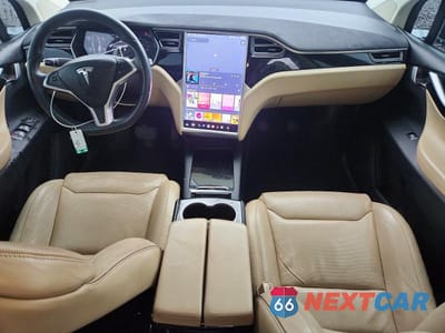 Zdjęcie 8 z 12 samochodu: 2016 TESLA MODEL X VIN:5YJXCBE23GF006981 - miniatura
