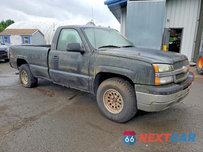 Czwarte zdjęcie samochodu z boku: 2004 CHEVROLET SILVERADO K1500 VIN:1GCEK14V54E152229 - miniatura
