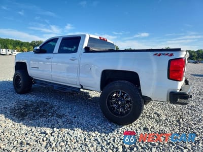 Drugie zdjęcie samochodu z przodu: 2018 CHEVROLET SILVERADO K1500 LT VIN:1GCUKREC0JF152085 - miniatura