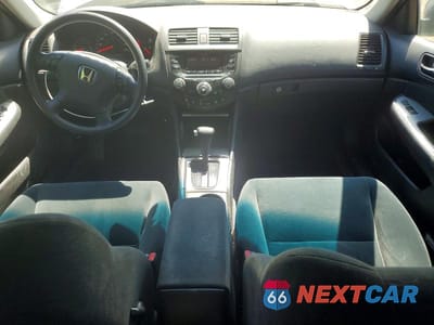 Zdjęcie 8 z 12 samochodu: 2003 HONDA ACCORD EX VIN:1HGCM56613A119766 - miniatura