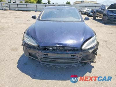 Piąte zdjęcie samochodu w środku: 2014 TESLA MODEL S VIN:5YJSA1H15EFP51905 - miniatura