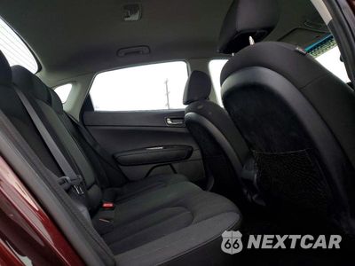 Zdjęcie 10 z 12 samochodu: 2019 KIA OPTIMA LX VIN:5XXGT4L31KG356073 - miniatura
