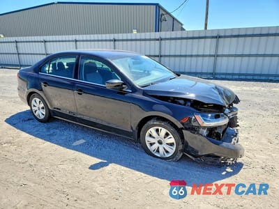 Czwarte zdjęcie samochodu z boku: 2017 VOLKSWAGEN JETTA S VIN:3VW167AJ0HM342153 - miniatura