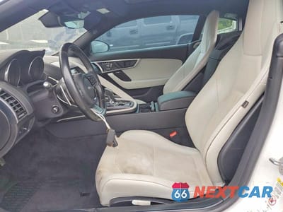 Zdjęcie 7 z 12 samochodu: 2019 JAGUAR F-TYPE VIN:SAJDD1GX6KCK62137 - miniatura