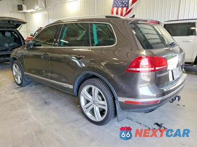 Drugie zdjęcie samochodu z przodu: 2017 VOLKSWAGEN TOUAREG EXECUTIVE VIN:WVGGF7BP4HD002687 - miniatura