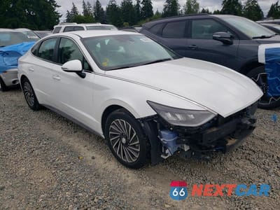 Czwarte zdjęcie samochodu z boku: 2023 HYUNDAI SONATA HYBRID SEL VIN:KMHL34JJ1PA056533 - miniatura