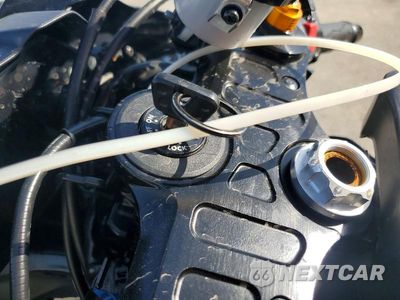 Zdjęcie 8 z 9 samochodu: 2024 YAMAHA YZFR7 VIN:JYARM38E0RA011337 - miniatura