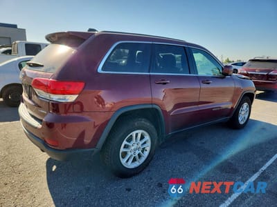 Trzecie zdjęcie samochodu z tyłu: 2018 JEEP GRAND CHEROKEE LAREDO VIN:1C4RJEAG0JC181792 - miniatura