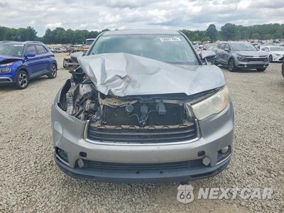 Piąte zdjęcie samochodu w środku: 2014 TOYOTA HIGHLANDER LE PLUS VIN:5TDZKRFH3ES021383 - miniatura