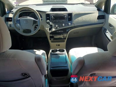 Zdjęcie 8 z 13 samochodu: 2012 TOYOTA SIENNA LE VIN:5TDKK3DC1CS202193 - miniatura