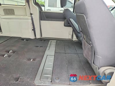Zdjęcie 11 z 14 samochodu: 2010 DODGE GRAND CARAVAN SXT VIN:2D4RN5D13AR124881 - miniatura