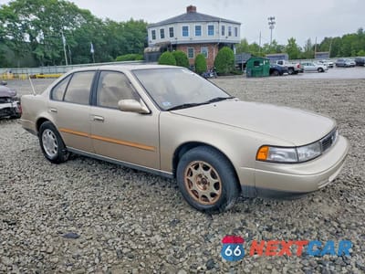 Czwarte zdjęcie samochodu z boku: 1992 NISSAN MAXIMA GXE VIN:JN1HJ01P7NT605525 - miniatura
