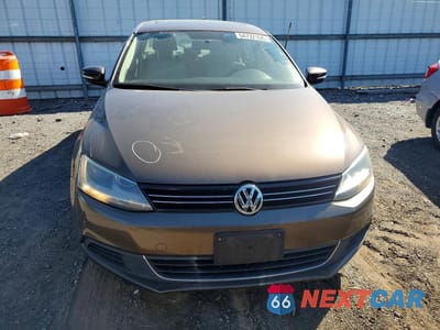 Piąte zdjęcie samochodu w środku: 2014 VOLKSWAGEN JETTA SE VIN:3VWD17AJ7EM322148 - miniatura