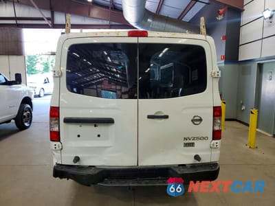 Zdjęcie 6 z 13 samochodu: 2015 NISSAN NV 2500 HD SV VIN:1N6BF0KYXFN806284 - miniatura