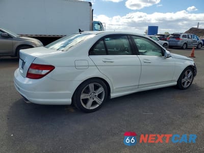 Trzecie zdjęcie samochodu z tyłu: 2011 MERCEDES-BENZ C 300 VIN:WDDGF5EB1BA510848 - miniatura