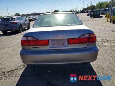 Zdjęcie 6 z 12 samochodu: 2000 HONDA ACCORD EX VIN:1HGCG1653YA044759 - miniatura