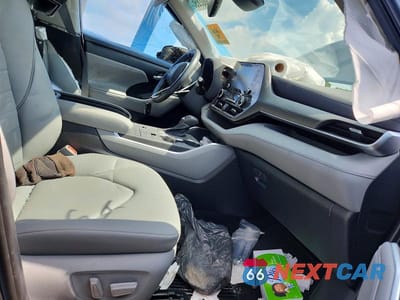 Zdjęcie 7 z 14 samochodu: 2021 TOYOTA HIGHLANDER XLE VIN:5TDGZRAH9MS081032 - miniatura