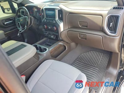 Zdjęcie 8 z 12 samochodu: 2022 CHEVROLET SILVERADO K3500 LT VIN:1GC3YTEY9NF107817 - miniatura