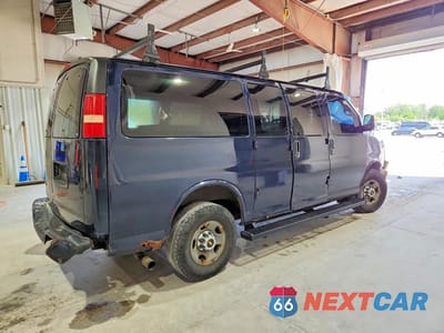 Trzecie zdjęcie samochodu z tyłu: 2010 CHEVROLET EXPRESS G3500 VIN:1GC2GTBG2A1113945 - miniatura