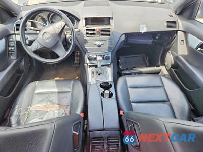 Zdjęcie 8 z 12 samochodu: 2009 MERCEDES-BENZ C 300 VIN:WDDGF54X59R061151 - miniatura