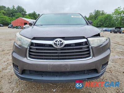 Piąte zdjęcie samochodu w środku: 2015 TOYOTA HIGHLANDER LE VIN:5TDBKRFH6FS175346 - miniatura