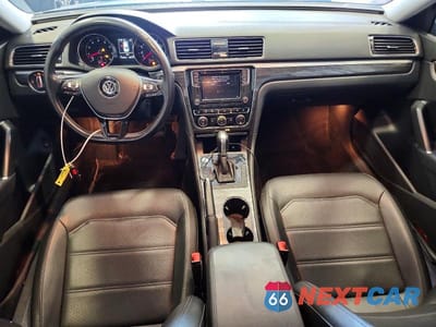 Zdjęcie 8 z 12 samochodu: 2018 VOLKSWAGEN PASSAT SE VIN:1VWBA7A35JC040319 - miniatura