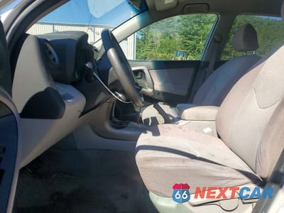 Zdjęcie 7 z 13 samochodu: 2006 TOYOTA RAV4 BASE VIN:JTMBD33VX66009400 - miniatura