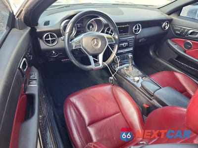 Zdjęcie 8 z 12 samochodu: 2015 MERCEDES-BENZ SLK 350 VIN:WDDPK5HA9FF106476 - miniatura