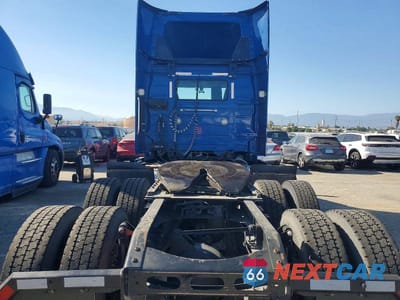 Zdjęcie 6 z 10 samochodu: 2022 VOLVO VNR SEMI TRUCK VIN:4V4WC9EH2NN604328 - miniatura